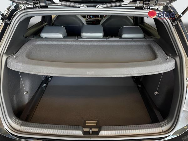 2026-Volkswagen-Golf-14-TSI-R-Line-Auto-110kw image:21