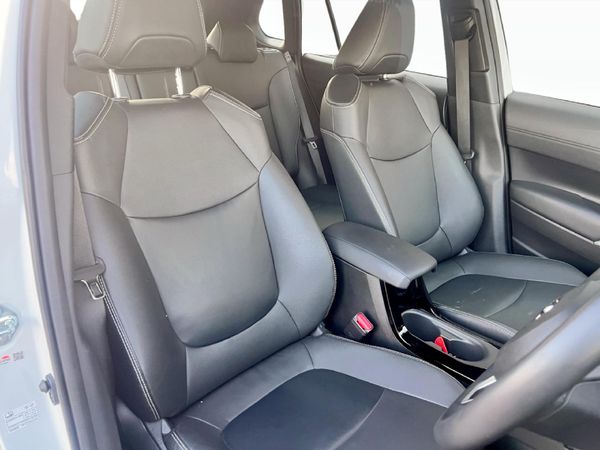 2024-Toyota-Corolla-Cross-18-XS image:10
