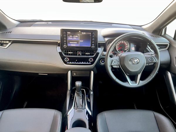 2024-Toyota-Corolla-Cross-18-XS image:5