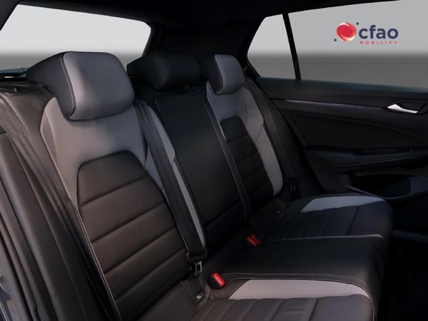 2026-Volkswagen-Golf-14-TSI-R-Line-Auto-110kw image:14