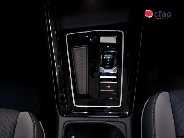 2026-Volkswagen-Golf-14-TSI-R-Line-Auto-110kw image:17