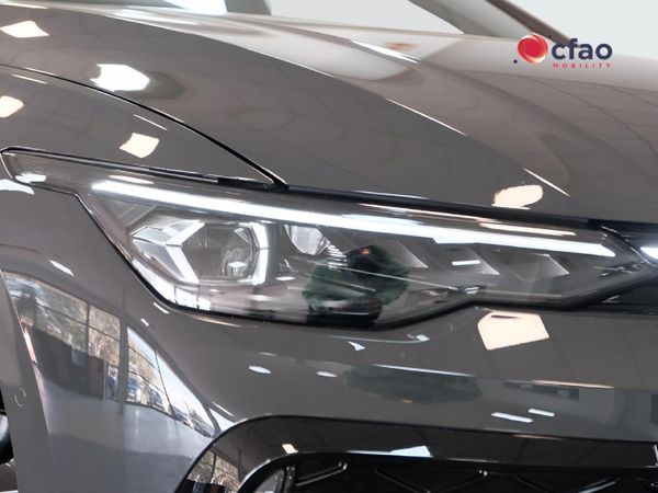 2026-Volkswagen-Golf-14-TSI-R-Line-Auto-110kw image:2