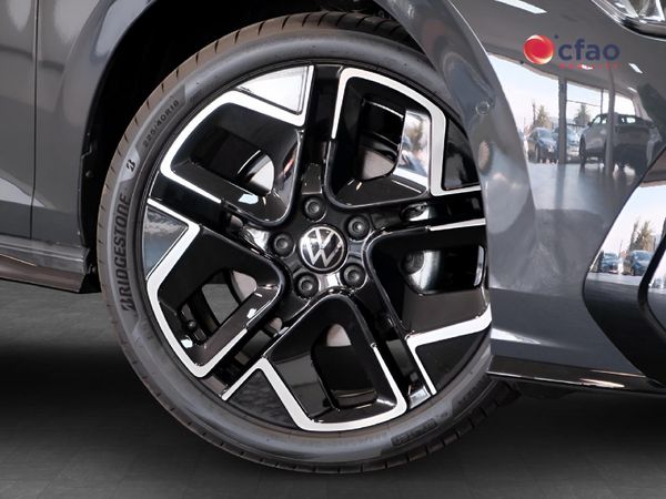2026-Volkswagen-Golf-14-TSI-R-Line-Auto-110kw image:3