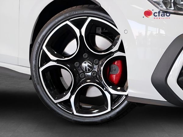 2026-Volkswagen-Golf-8-GTI-20-TSI-DSG image:2