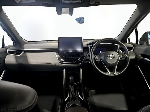 2025-Toyota-Corolla-Cross-18-XS-Hybrid image:10