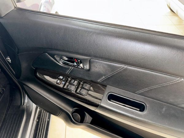 2014-Toyota-Fortuner-30-D-4D-Raised-Body-Auto image:12