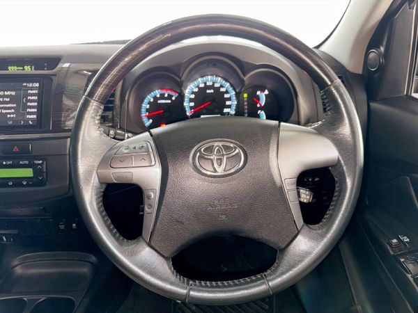 2014-Toyota-Fortuner-30-D-4D-Raised-Body-Auto image:14