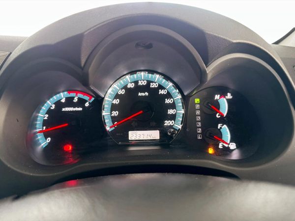 2014-Toyota-Fortuner-30-D-4D-Raised-Body-Auto image:15