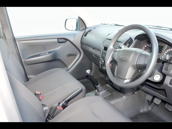 2026-Isuzu-D-Max-250C-Single-Cab image:10