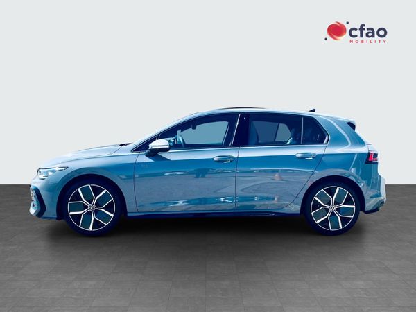 2026-Volkswagen-Golf-14-TSI-R-Line-Auto-110kw image:3