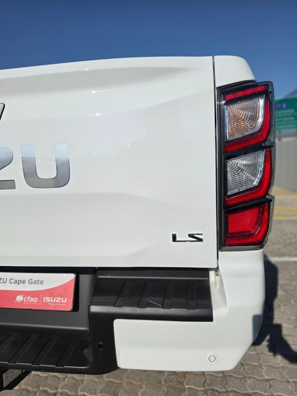 2026-Isuzu-D-Max-19-DDI-HR-LS-Auto-E-Cab image:9