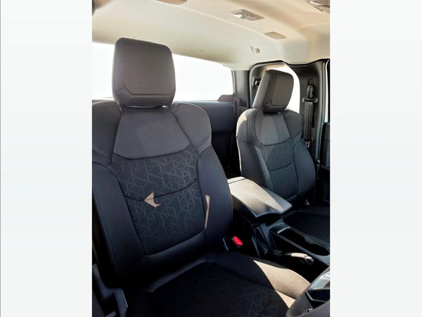 2026-Isuzu-D-Max-19-DDI-HR-LS-Auto-E-Cab image:12