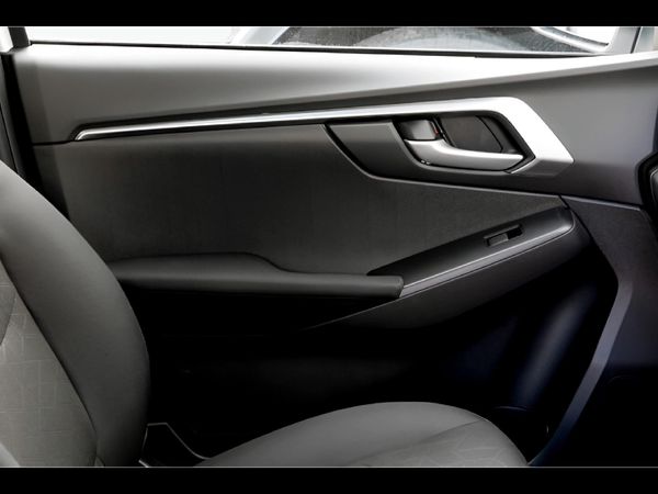 2026-Isuzu-D-Max-19-DDI-HR-LS-Auto-E-Cab image:17