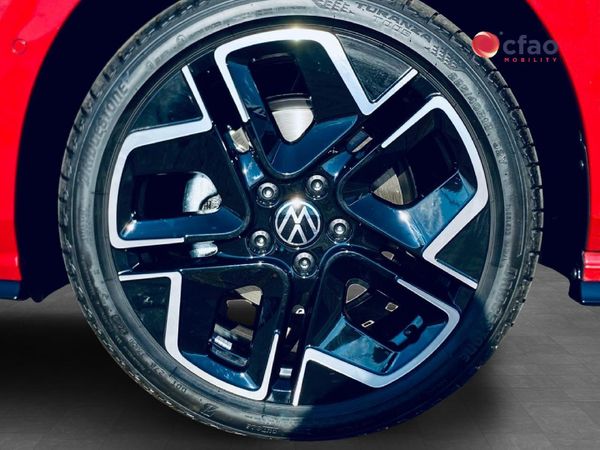 2026-Volkswagen-Golf-14-TSI-R-Line-Auto-110kw image:7