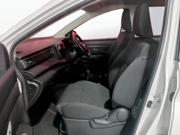 2025-Toyota-Rumion-15-SX image:6
