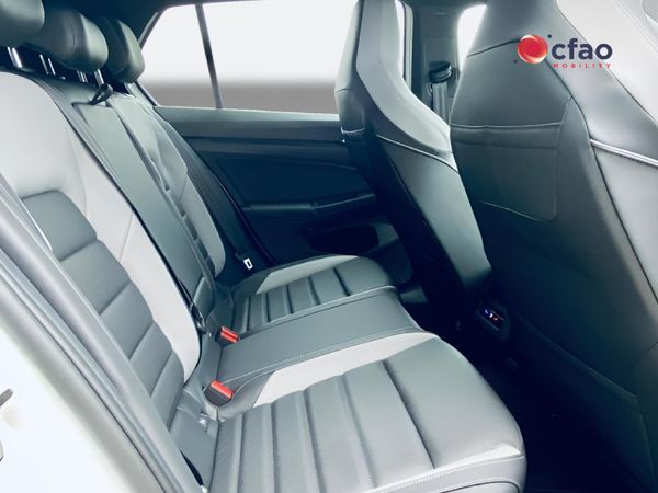 2026-Volkswagen-Golf-14-TSI-R-Line-Auto-110kw image:10