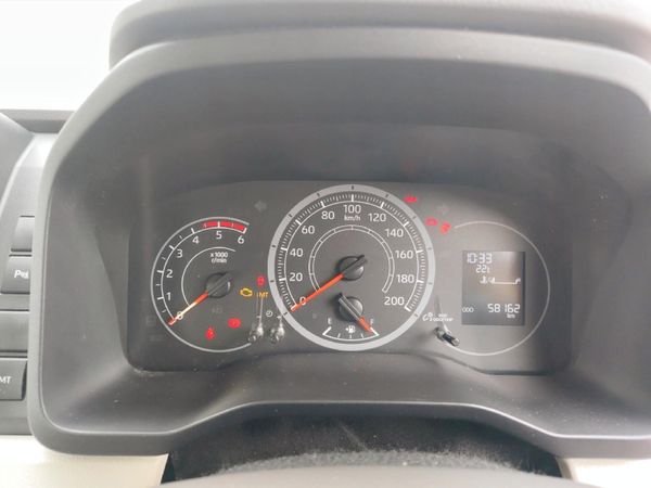 2024-Toyota-Quantum-28-GL-11-seat image:10