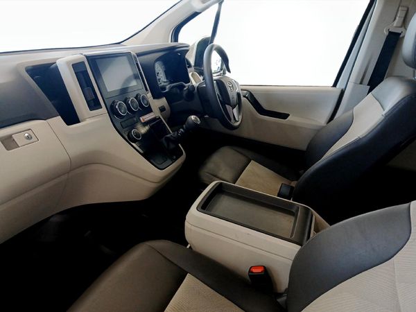 2024-Toyota-Quantum-28-GL-11-seat image:6