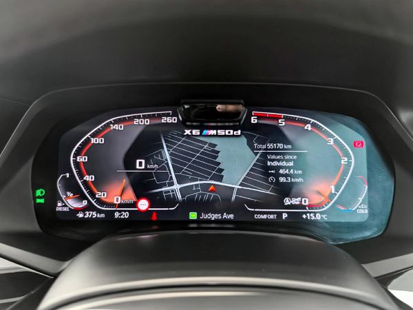 2022-BMW-X6-M50d image:18