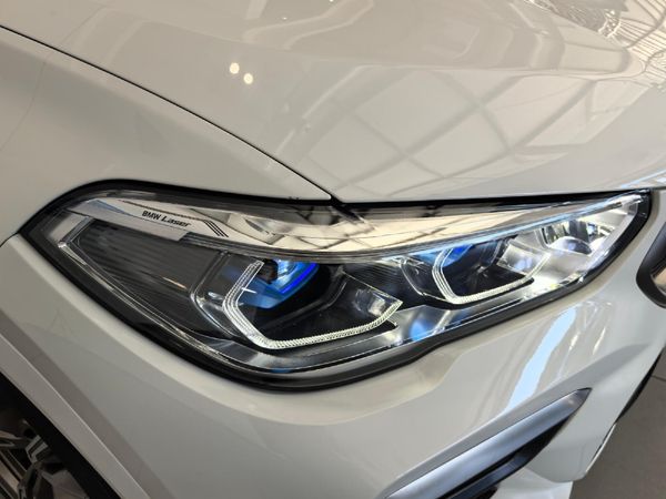 2022-BMW-X6-M50d image:21