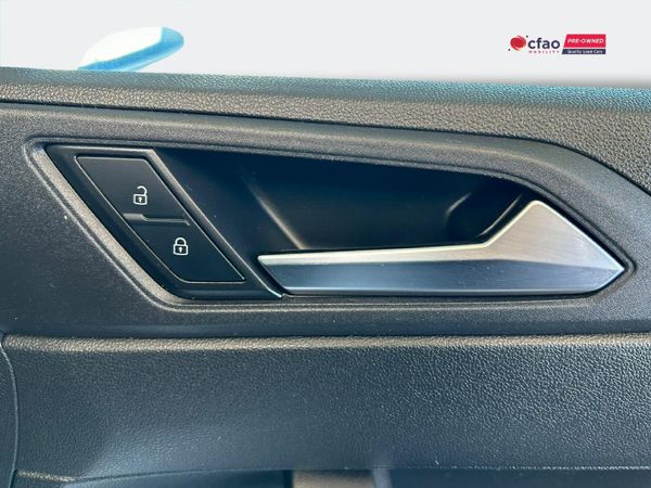 2024-Volkswagen-Polo-Vivo-14-Comfortline-5-dr image:9