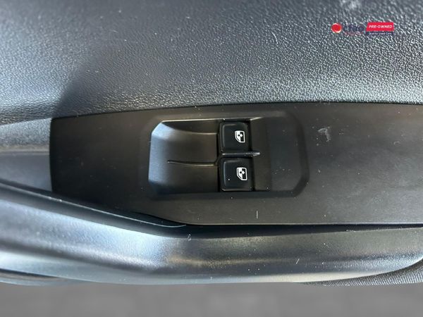 2024-Volkswagen-Polo-Vivo-14-Comfortline-5-dr image:8