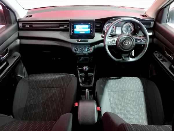 2025-Toyota-Rumion-15-SX image:5
