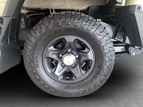 2025-Toyota-Land-Cruiser-79-28-GD-6-Auto-Double-Cab image:10