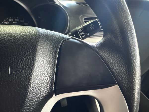 2015-Kia-Picanto-10-LX image:9