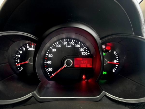 2015-Kia-Picanto-10-LX image:10