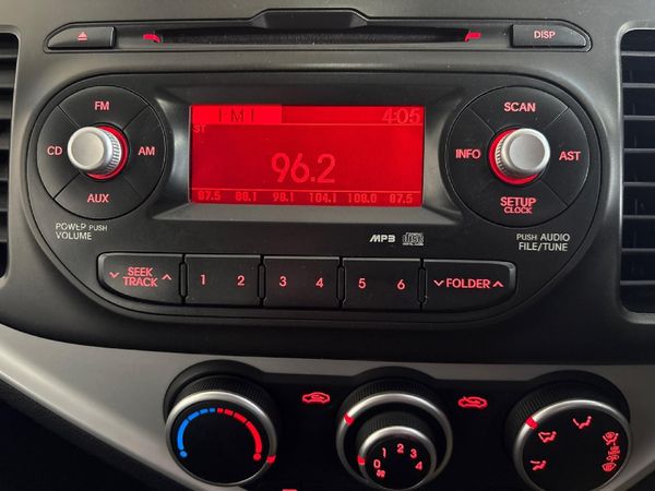 2015-Kia-Picanto-10-LX image:11