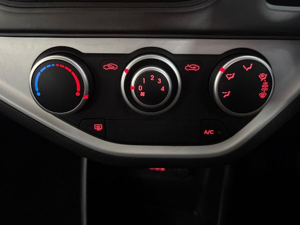 2015-Kia-Picanto-10-LX image:13
