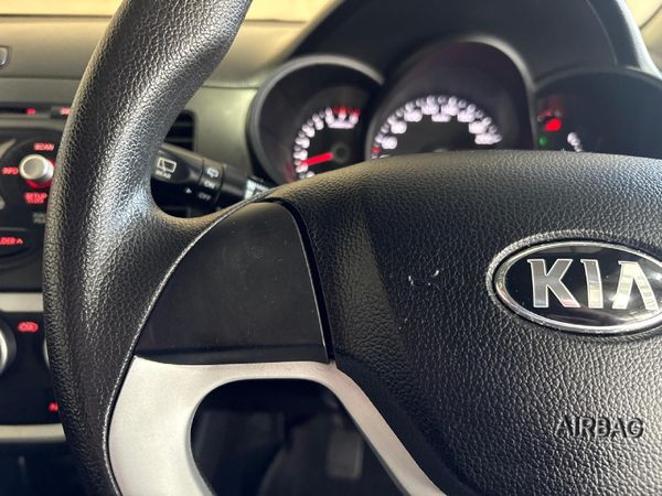 2015-Kia-Picanto-10-LX image:8