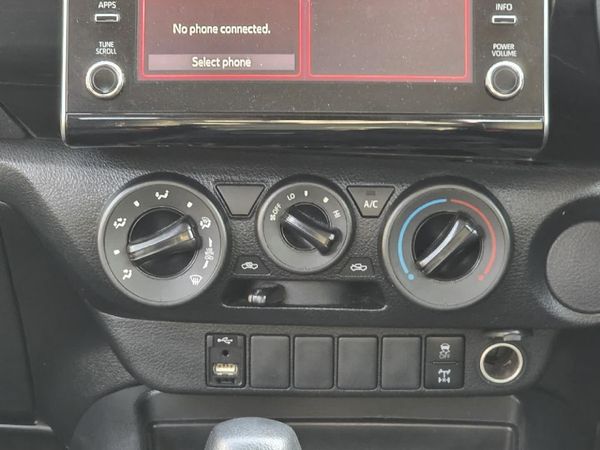 2023-Toyota-Hilux-24-GD-6-Raised-Body-Raider-Auto-Double-Cab image:14