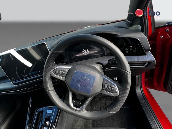2026-Volkswagen-Golf-14-TSI-R-Line-Auto-110kw image:12