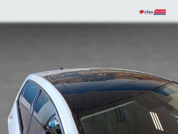 2018-Volkswagen-Golf-VII-20-TDI-Comfortline-Auto image:14