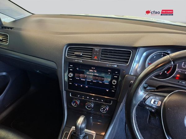 2018-Volkswagen-Golf-VII-20-TDI-Comfortline-Auto image:19
