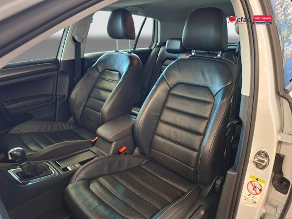 2018-Volkswagen-Golf-VII-20-TDI-Comfortline-Auto image:23