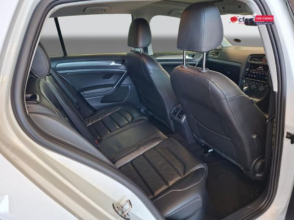 2018-Volkswagen-Golf-VII-20-TDI-Comfortline-Auto image:25