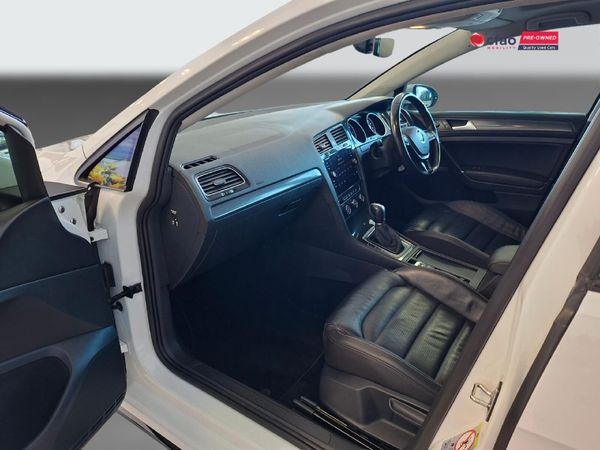 2018-Volkswagen-Golf-VII-20-TDI-Comfortline-Auto image:6