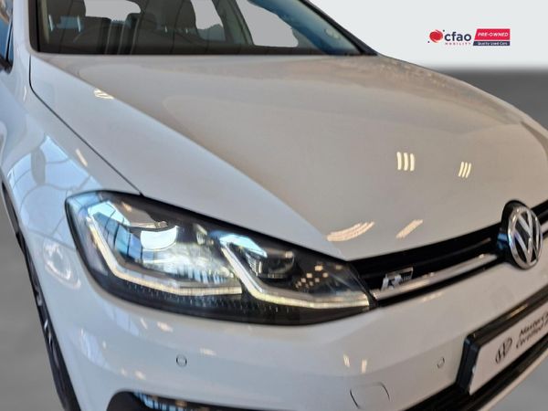 2018-Volkswagen-Golf-VII-20-TDI-Comfortline-Auto image:8