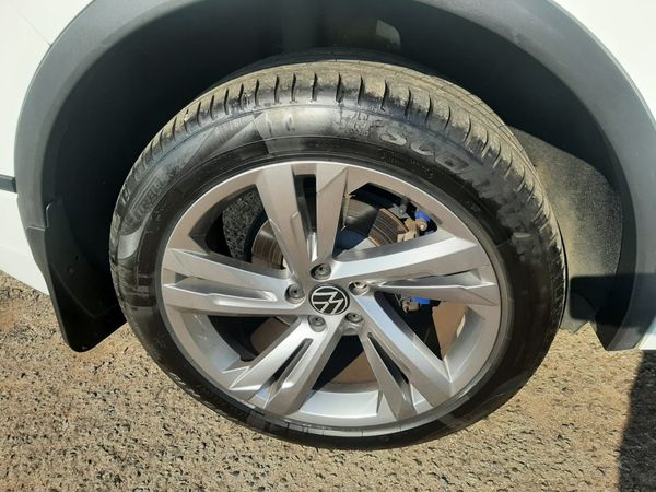 2022-Volkswagen-Tiguan-20-TSI-R-Line-4Motion-DSG-Auto-162kW image:23