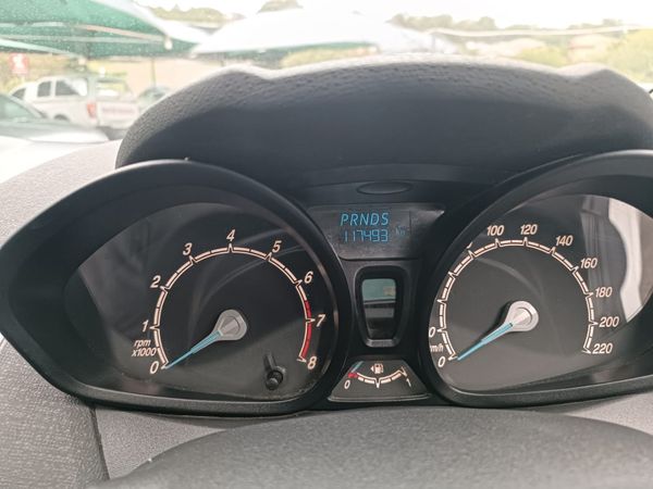 2016-Ford-Fiesta-10-EcoBoost-Ambiente-Auto-5-dr image:9