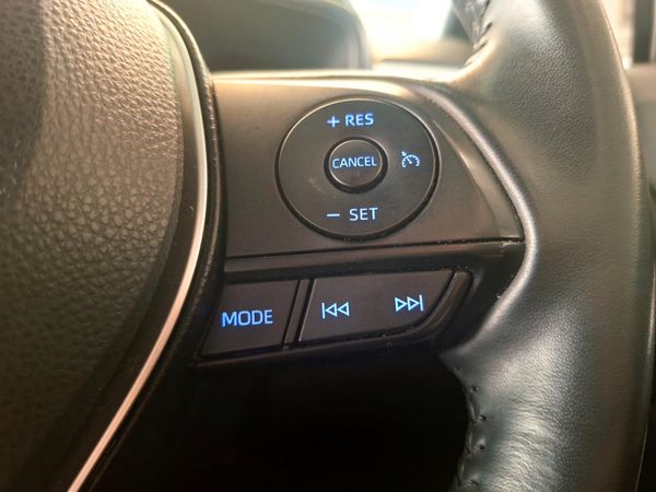 2021-Toyota-Corolla-Cross-18-XS-Hybrid image:14