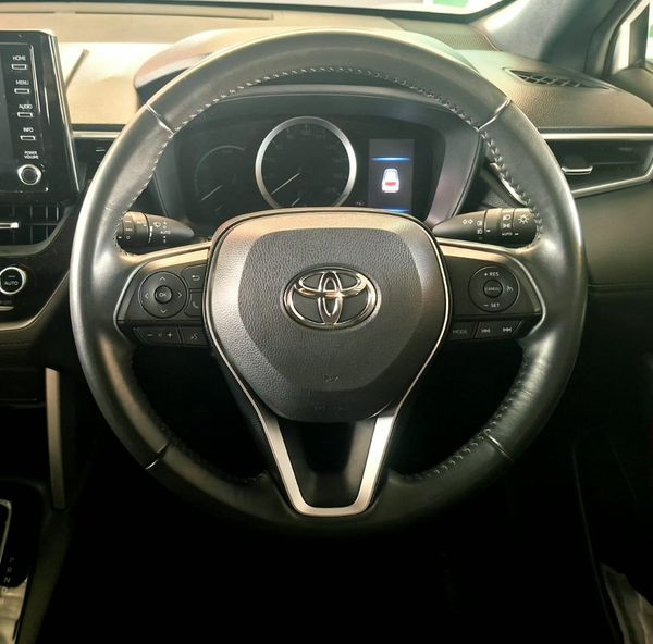 2021-Toyota-Corolla-Cross-18-XS-Hybrid image:15