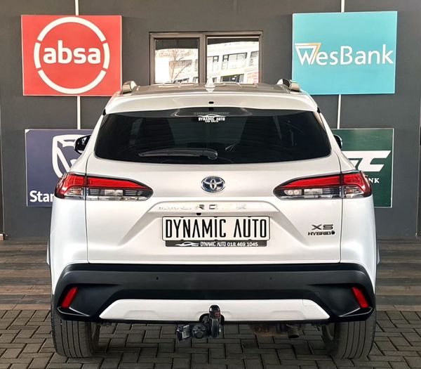 2021-Toyota-Corolla-Cross-18-XS-Hybrid image:5