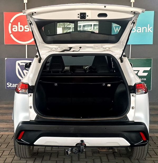 2021-Toyota-Corolla-Cross-18-XS-Hybrid image:6