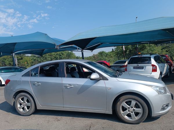 2012-Chevrolet-Cruze-16-L image:11