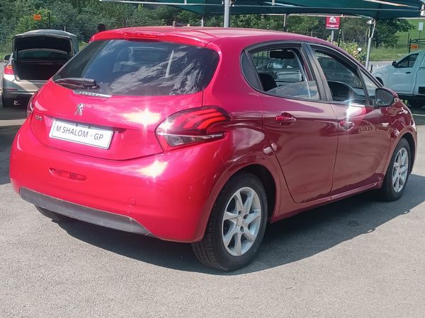 2021-Peugeot-208-12-Active image:4