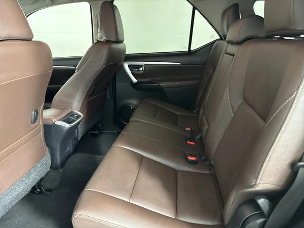 2019-Toyota-Fortuner-28-GD-6-4x4-Auto image:3